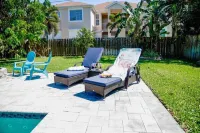 Escape to Paradise: Cozy Poolside Retreat in Bonita Beach