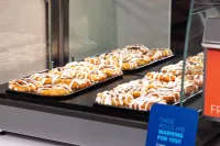 Holiday Inn Express SOUTH BURLINGTON - DOWNTOWN by IHG - breakfast