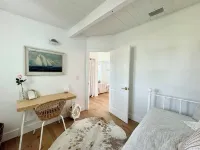 The Bonita Bitty Cottage -2 bed/1 bath waterfront cottage a mile from the beach! 센터 포르 더 아츠 오브 보니타 스프링스 주변 호텔