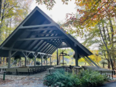 NEW TO VRBO 3 MIN TO LAKE MARTIN ON AUBURN SIDE STILLWATERS GATED GOLF MARINA