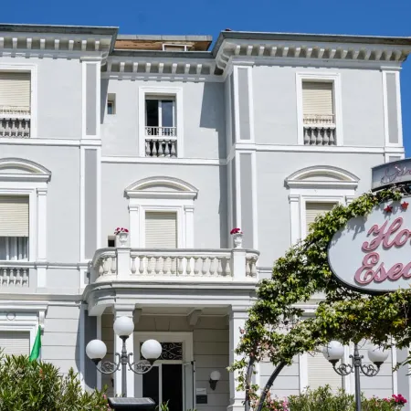 Esedra Hotel Отели рядом с достопримечательностью «Сан Джулиано»