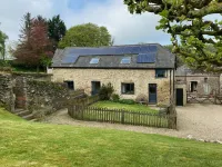 Allercott Farm Hotels near Nutcombe Bottom, Tall Trees Trail