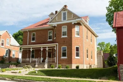 Captain Wohlt Inn Bed & Breakfast فنادق في Hermann