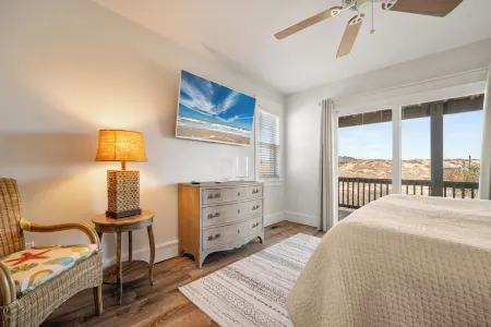 Newly Updated Beautiful 4BR Oceanfront Home with Pool & Hot Tub