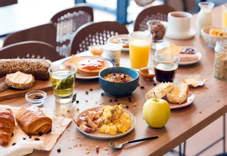 B&B HOTEL Carcassonne Rocadest La Cité Отели в г. Валь-де-Дань