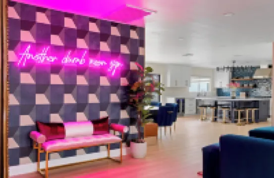 Sexy Boutique Estate in Fun Size - Swank Chill Vibe - Mill Ave - Spring Training