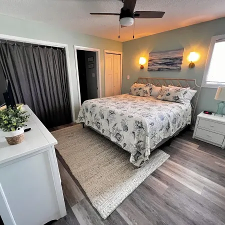 Oceanfront 2 bedroom 2 bath condo, beautifully decorated and maintained