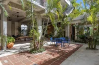 El Mambo Boutique Hotel
