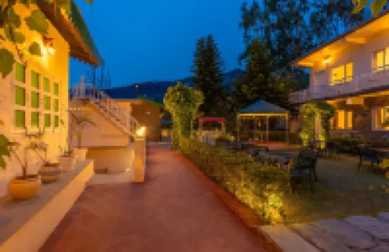 Maati Resort by the Lake Hill Hotel di 