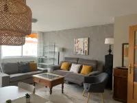 Spacious and bright apartment next to the beach