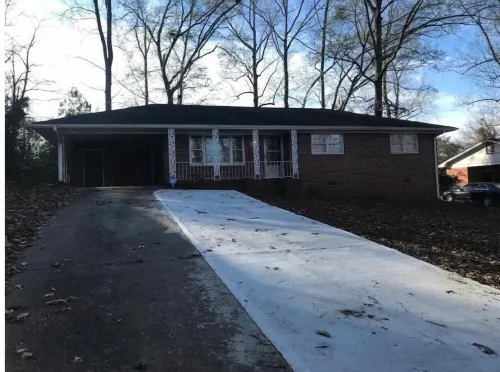 Entire house with 3 bedroom/1.5 bath Hotels in Griffin