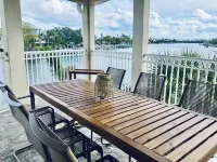 Bayfront Beauty - Spacious 2/2 Condo Across From The Beach