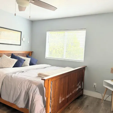 Bayside Casita Upgraded &In Town
