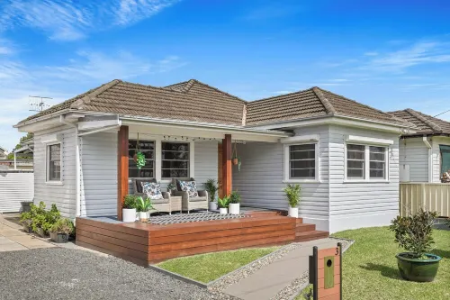 Long Jetty Lake House -Long Jetty, Central Coast Fully Renovated 3 bed Cottage, Hotels in Long Jetty