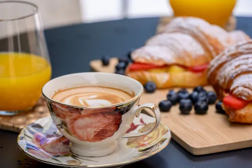 イエローハウス ウィズ プライベートパーキング