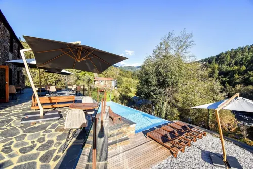 모이뉴스 두 파이바 Espadanedo 호텔