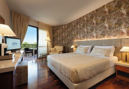 호텔 수영장 시설