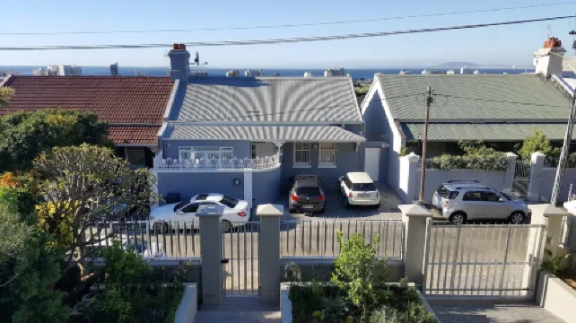 Cheviot Place Garden Apartment with Private Entrance