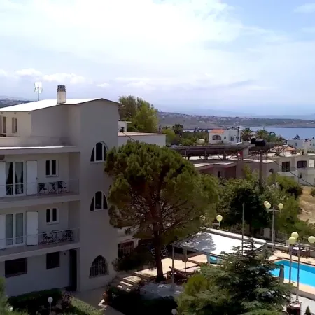 Chrysiida Suites