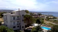Chrysiida Suites