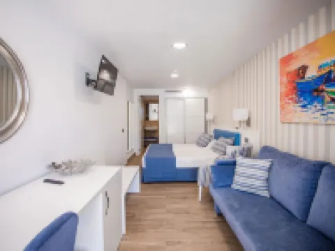 IG ナチョソル アトランティック & ヤイサソル バイ セルバトール - 大人限定 コマルカ・スールのホテル