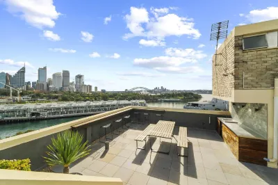 하트 오브 더 시티 미뉴츠 프롬 매클리 스트리트 Potts Point Galleries Sydney 주변 호텔