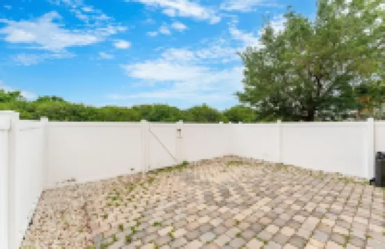 3-Bed with pool - Close to beach