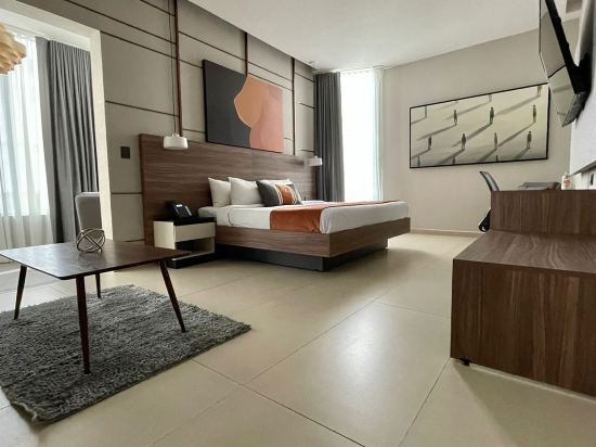 Hotel Vía Dorada