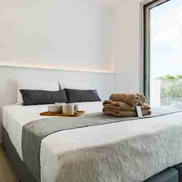 Phaedrus Living: Seaside Executive Flat Harbour 205 Rooms