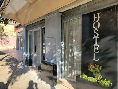 Wander Luxe - Hostels