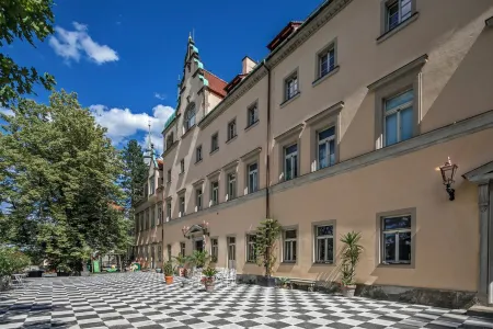 90qm Luxus Apartment im Schloss Cotta Отели в г. Дома