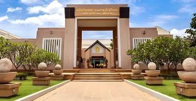 Slive Hotel Các khách sạn gần Rajamangala University of Technology Esarn Surin Campus