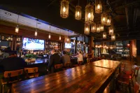 Q&C Hotel and Bar New Orleans, Autograph Collection - bar