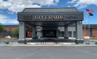 Riverside Hotel