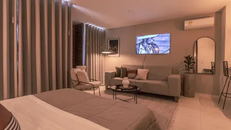 Apartasuites Cerritos Mall