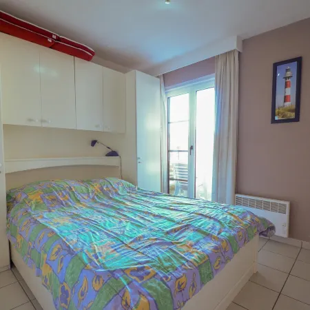 Apartment Oostduinkerke Near Beach and Dunes
