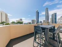 Maze Backpackers - Gold Coast Hotels near Infinity Attraction