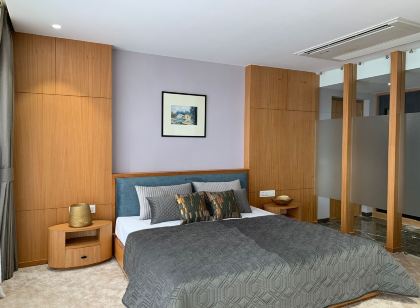 阿爾巴旅館, 維傑納加爾