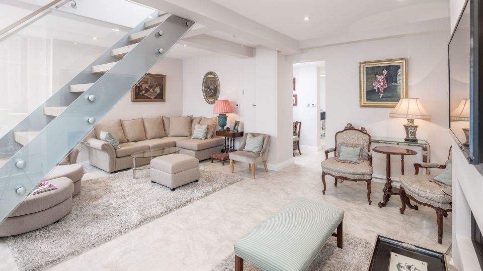 Joivy Elegant House with Rooftop Terrace