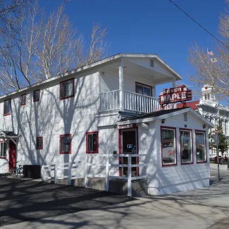 Silver Maple Inn