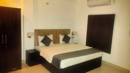 Rudraksh Paradise Отели рядом с достопримечательностью «Сарнат»