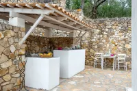 Dive into Summer - Kirki's Cozy Pool Gem on Paxoi فنادق في Paxoi