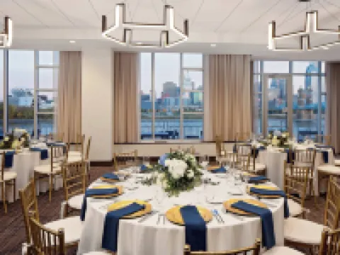 Cincinnati Marriott at RiverCenter Hotels in Covington