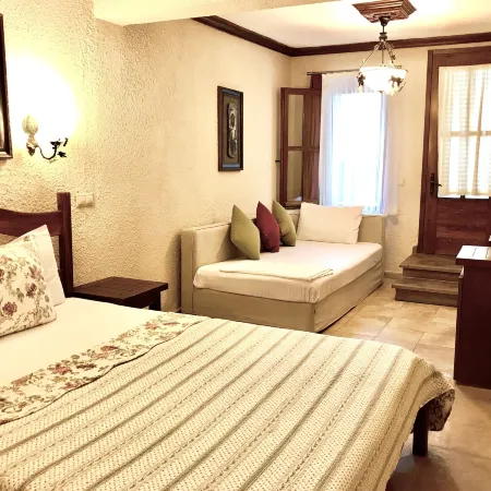 Ada Bacchus Hotel