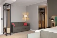 Hilton Garden Inn Paris Orly Airport Hôtels à proximité de : MERMOZ ACADEMY Orly/Rungis