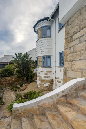 Sunny Cove Manor Отели рядом с достопримечательностью «Fish Hoek Beach»