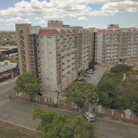 Sotogrande Neopolitan Hotel Отели рядом с достопримечательностью «СМ City Fairview»
