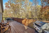 Mariposa Moon Cottage at Sleepy Creek Hotels in 
