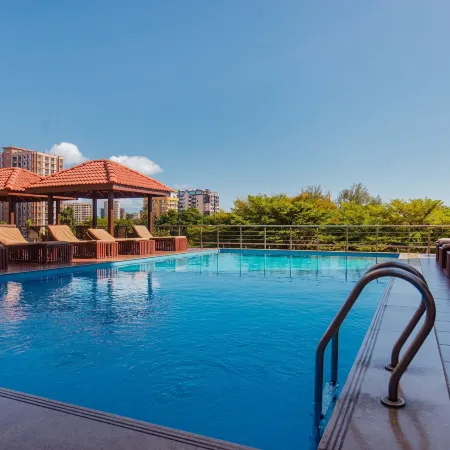 Aura Suites Отели рядом с достопримечательностью «Стадион «Ухуру»»