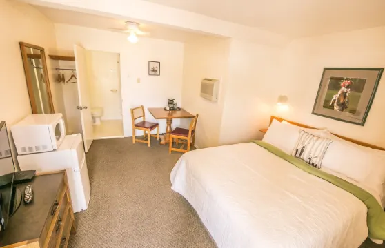 山地温泉汽車旅館